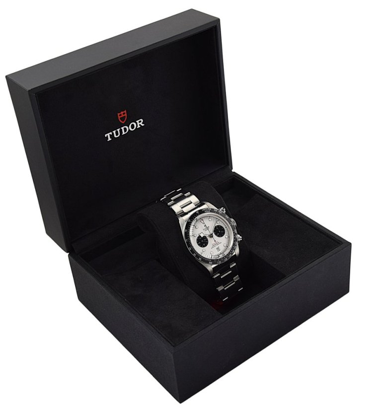 TUDOR Black Bay Chrono