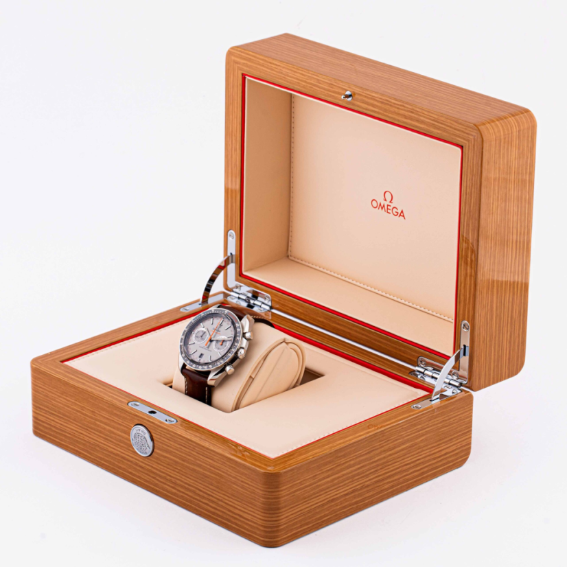 Omega Speedmaster Racing