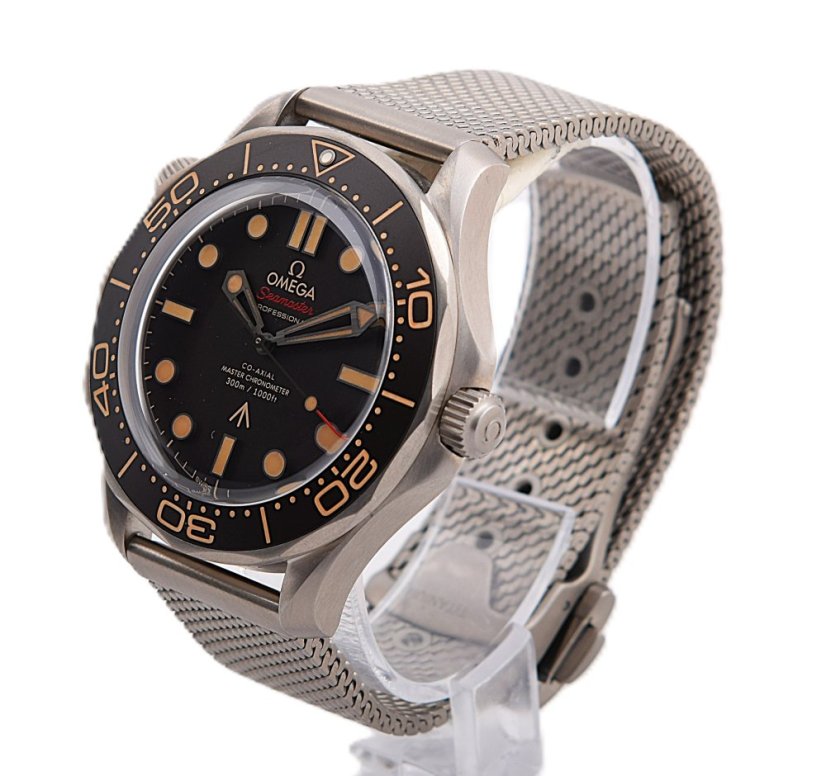 Omega Seamaster Diver 300M  007  No Time to Die