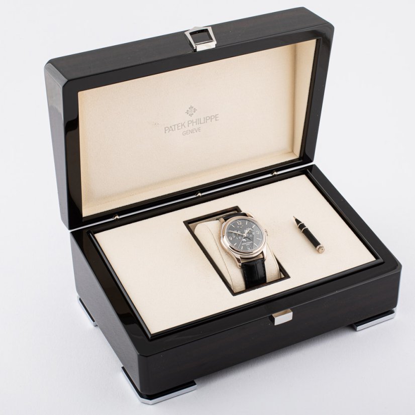 Patek Philippe Annual Calendar 5146G-010