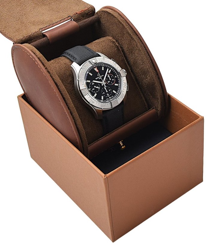 BREITLING Avenger 44mm