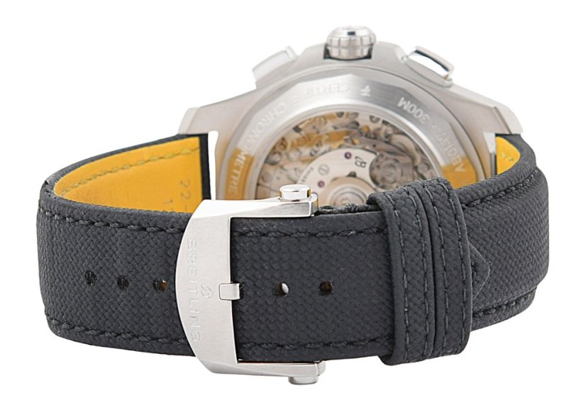 BREITLING Avenger 44mm