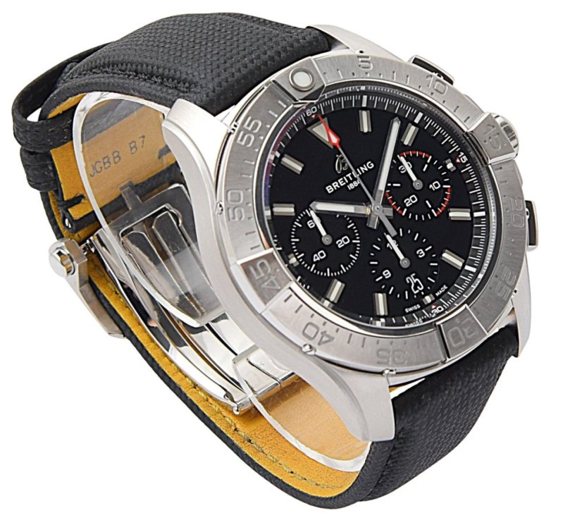 BREITLING Avenger 44mm
