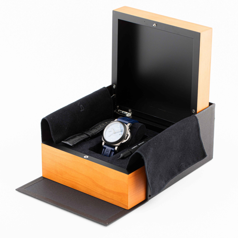 Panerai Luminor GMT