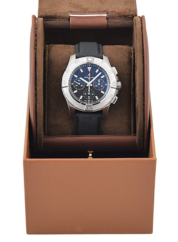 BREITLING Avenger 44mm