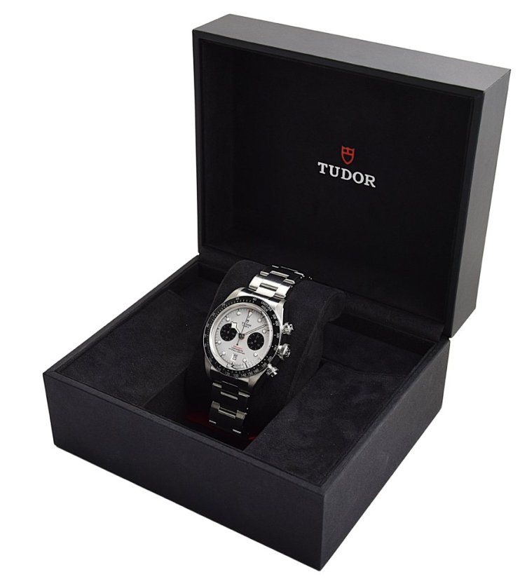 TUDOR Black Bay Chrono