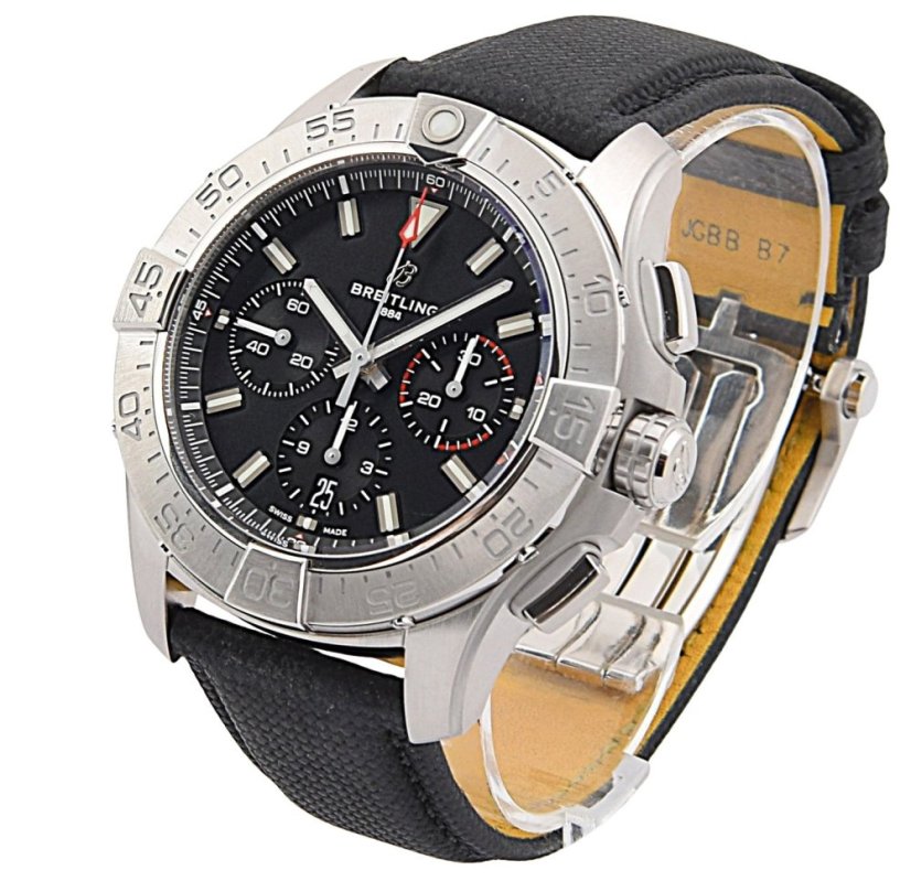 BREITLING Avenger 44mm
